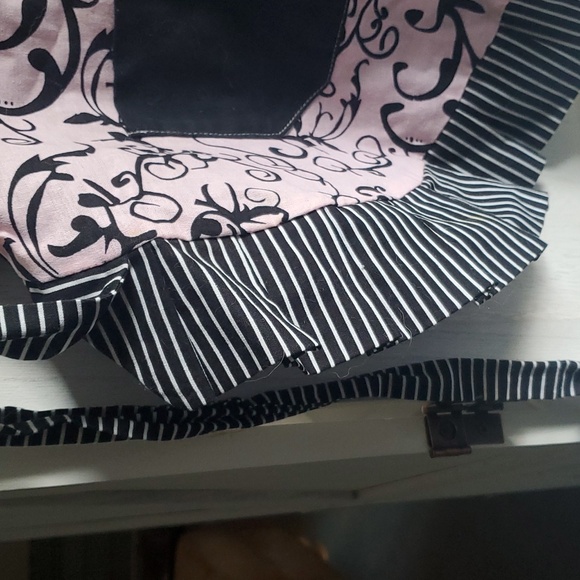 Child's Apron- pink and black - Picture 4 of 5